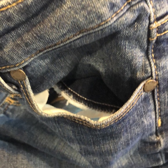 Paige Cropped Jeans - Picture 9 of 10